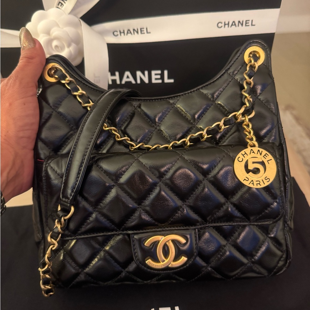 Chanel Hobo Handbag AS4322 - Picture 6 of 11